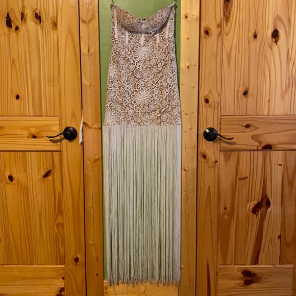 Miss Circle white floral strapless gown - Picture 1 of 7